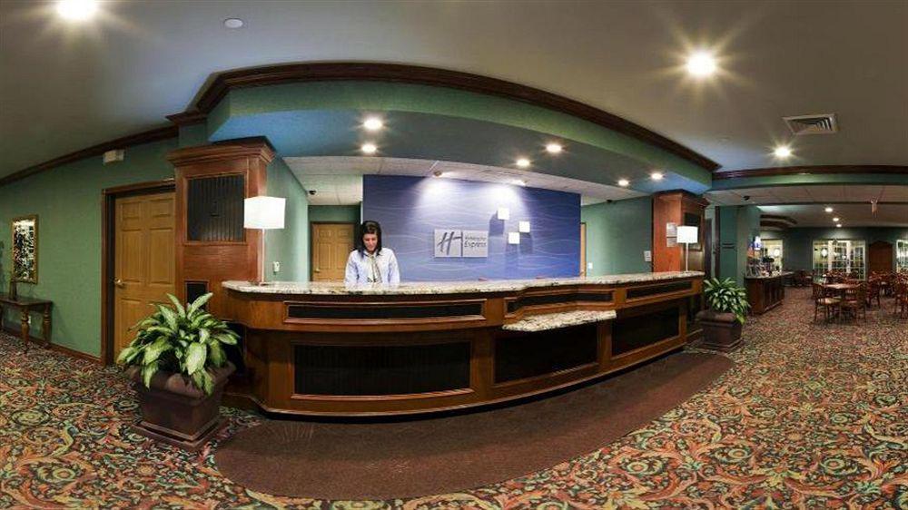 Holiday Inn Express Grand Rapids Southwest, An Ihg Hotel Grandville Bagian luar foto