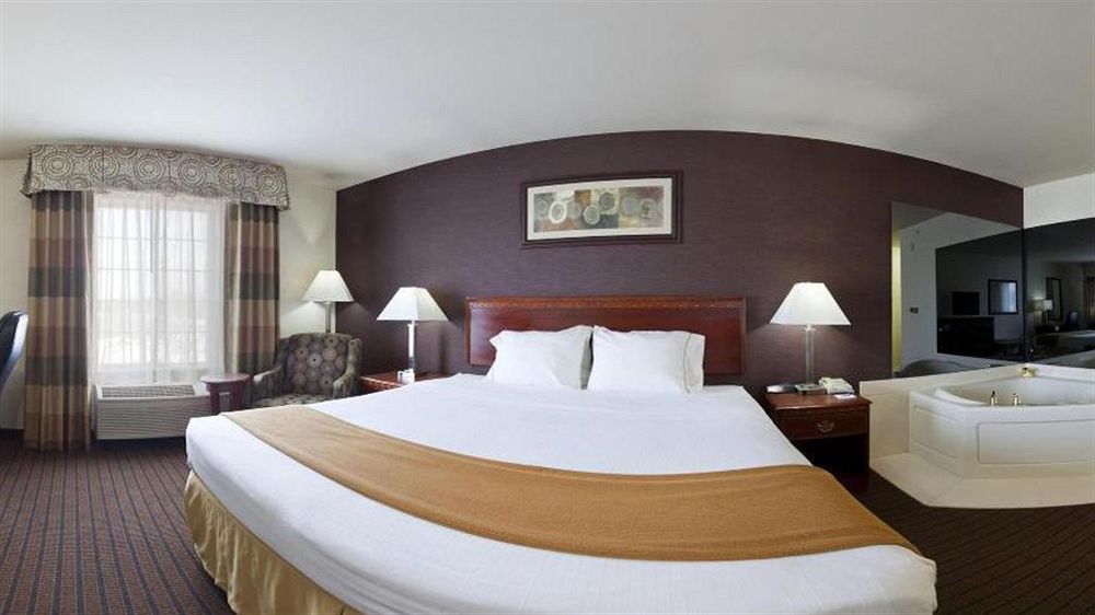 Holiday Inn Express Grand Rapids Southwest, An Ihg Hotel Grandville Bagian luar foto